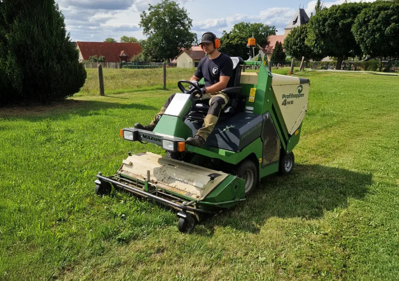 Rasenpflege – Professionelle Rasenpflege für einen gesunden und gepflegten Rasen